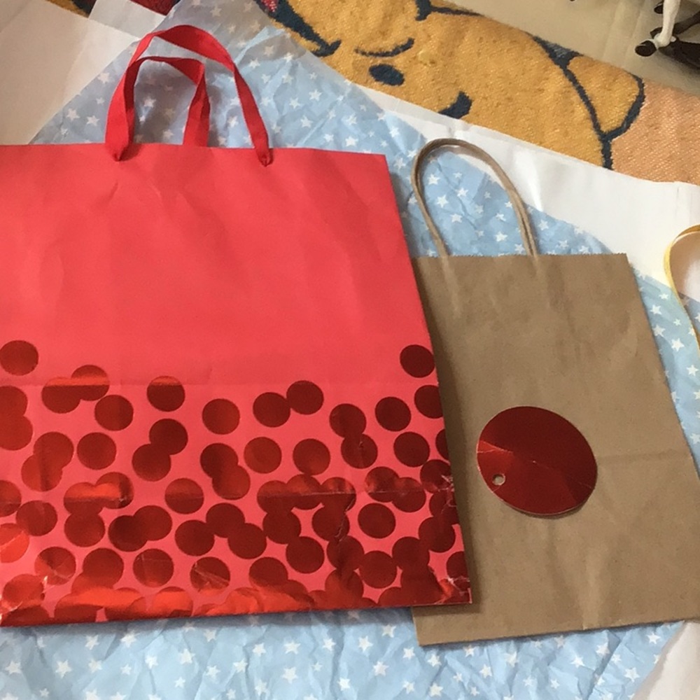 🛍️15/$10🛍️gift bags , used some wear , 13”x10.5”x5.75”/ 10”x8”x4.5”